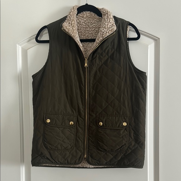 Indigo Soul Olive Quilted Vest with Gold Accents REVERSIBLE - Picture 1 of 5